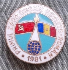 Insigna Primul zbor cosmic Sovieto-Roman 1981 foto