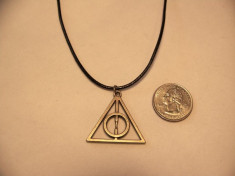 Pandantiv / Colier / Medalion lant HARRY POTTER Deathly Hallows Triangle + lant foto