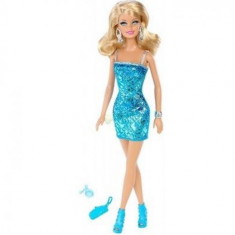 Papusa Barbie Glitz and Glam rochie bleu foto