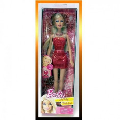 Papusa Barbie in rochite cu paiete stralucitoare rosie foto