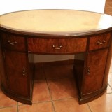 Cumpara ieftin BIROU DE DAMA OVAL - NUC CU BLAT DE PIELE - ART-DECO - 1920, Birouri si secretari, Art Deco, 1900 - 1949