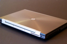 Hp EliteBook 8760W -i7 3.4 Ghz -RAM 8Gb -SSD 240Gb +1 Terra -Video ATI 4Gb -17.3 foto