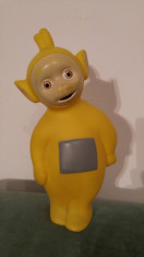 (M) Jucarie cauciuc tare cu chiuitoare Laa-Laa Personaj Teletubbies, 17 cm foto