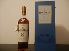 Macallan 30 Years Old - Sherry Oak - Highland Single Malt Scotch Whisky foto