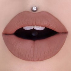 Ruj mat lichid Jeffree Star Celebrity Skin nud, maro deschis foto