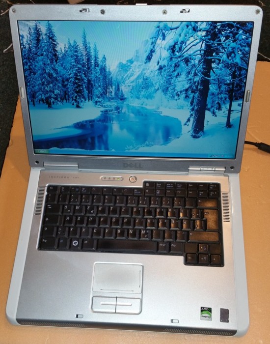 Laptop Dell Inspiron 1501 15.4" AMD Sempron 3500+ 1.86 GHz, HDD 250 GB,2 GB RAM foto mare Laptop Dell Inspiron 1501 15.4" AMD Sempron 3500+ 1.86 GHz, HDD 250 GB,2 GB RAM foto mare