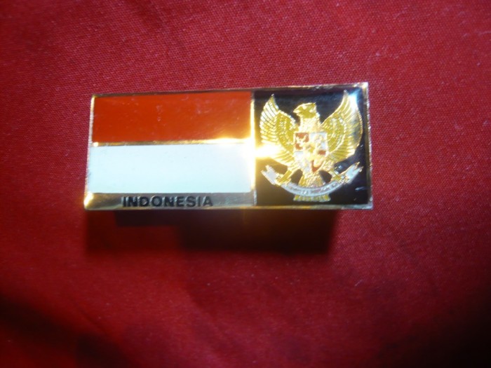 Insigna Statului Indonezia , metal si email , L= 4,2 cm