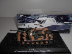 Macheta tanc PT-76B - Russia - 1993 scara 1:72 foto