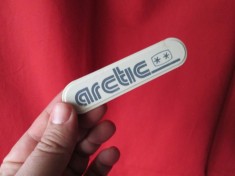 Sigla plastic Arctic - sigla emblema veche frigider romanesc foto