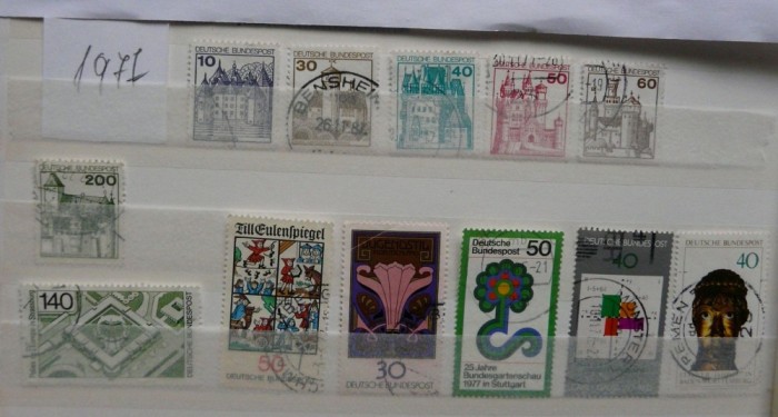 GERMANIA 1977 AN COMPLET PARTIAL , STAMPILAT + COLITA MINR 14 NESTAMPILATA