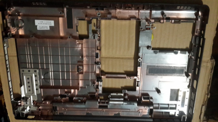 carcasa jos bottom case Lenovo ThinkPad Edge E525 &amp; E520 60.4mi04.003