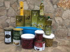 100% Greek extra virgin olive oil with 0.3% acidity - 5L. / 3L. / 2L. / 1L. foto