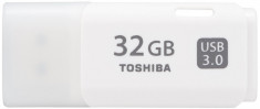 Toshiba TransMemory 32GB 32Giga Bites USB 3.0 Alb memorii flash USB foto