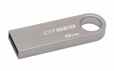 Stick USB 2.0 Kingston DataTraveler SE9 8GB Champagne foto