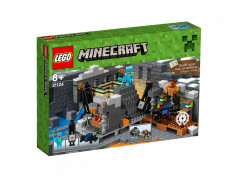 LEGO Minecraft Portalul final foto