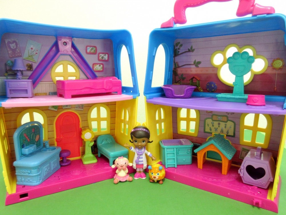 Jucarie fetite clinica interactiva doctorita Plusica Disney | arhiva ...