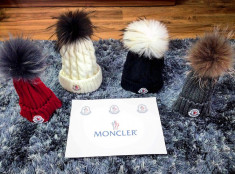 Caciula/fes Moncler cu mot/ciucur din blana naturala model NOU FEBRUARIE 2017!!! foto