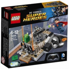 LEGO DC Comics Super Heroes infruntarea Eroilor , 92pcs foto