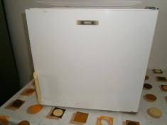 Mini-frigider ZANUSSI, volum de 70 litri, stare f buna! foto