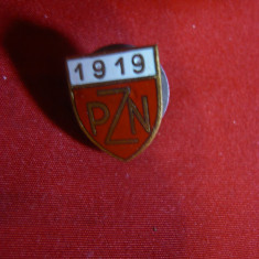 Insigna PZN 1919 Federatia de schi a Poloniei , metal si email , L=1,7 cm,buton