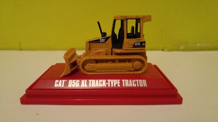 Buldozer miniatura Cat D5G XL Track-Type Tractor Zeppelin Norscot Group Inc.