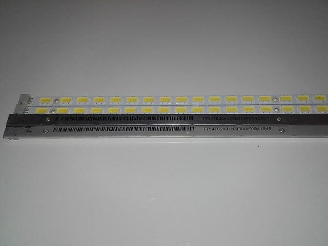 SET LED TT54T2001MXE8XX (72 leduri mufa 4 pini) LG 55LE530N ecran T546HW02 V.0