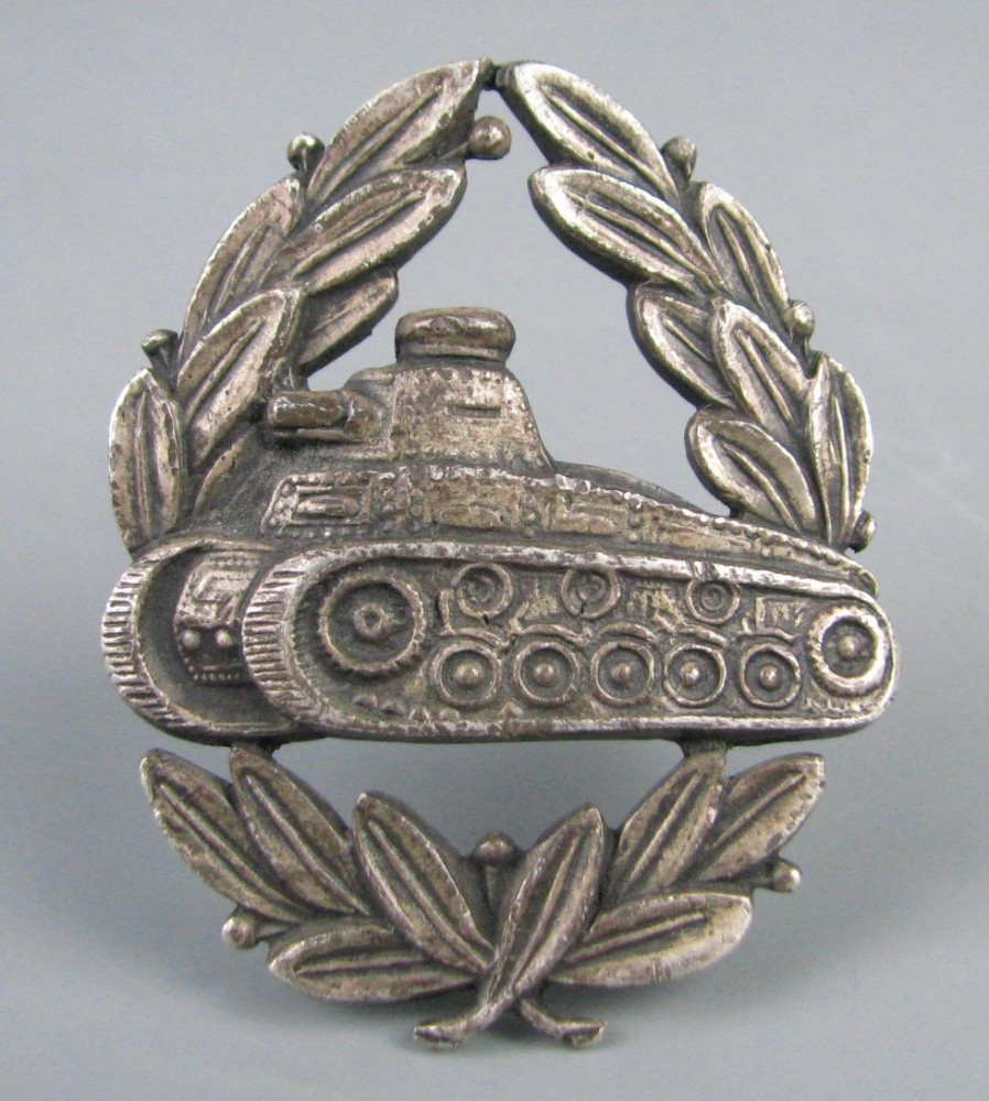insigna argint - Conducator de tancuri brevetat | arhiva Okazii.ro