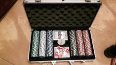 POKER SET 300 DE JETOANE in servieta de aluminiu foto