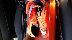 Vand ghete fotbal sala nike hipervenom foto