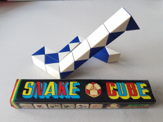 Jucarie colectie similar romaneasca Sarpe plastic Snake Cube Rubik, Taiwan China foto