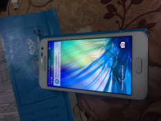 Samsung Galaxy A3 Dual SIM foto