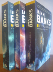 Iain M. Banks - seria &amp;quot;Cultura&amp;quot; (3 carti) foto