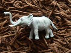 Figurina elefant cu colti, material plastic foto