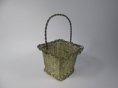 c Cosulet din metal placat argint, decorativ, stare foarte buna, argintat 1 foto