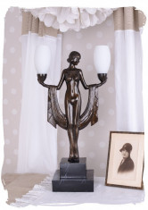 LAMPA DE MASA ART DECO CU O FEMEIE CU DOUA BECURI PE BRATE IS098 foto