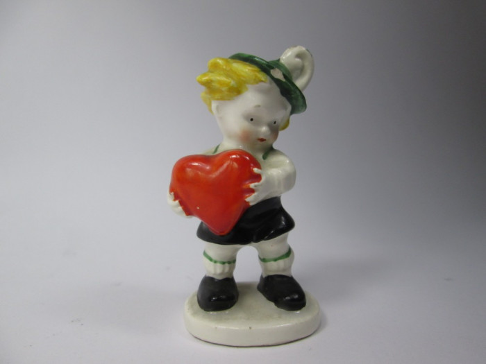 d Bibelou german vechi , baietel cu inima, miniatura 6 cm