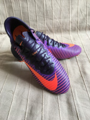 Ghete fotbal Nike Mercurial foto