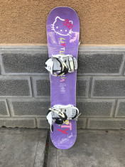 Placa snowboard Noua Arty Hello Kitty 133cm cu legaturi foto