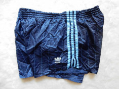 Pantaloni scurti vintage Adidas Made in West Germany; marime L (M); ca noi foto