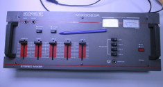 un mixer audio preamplificator functional foto