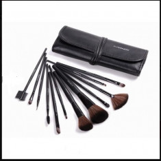 Set 12 pensule make up MAC foto