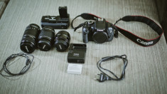Vand body Canon EOS 600D + 3 obiective + accesorii foto