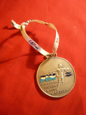 Medalie a Federatiei Italiene de Inot si Polo , cu anou , h= 5,5 cm , metal foto