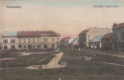 PETROSANI , STRADA KOSSUTH LAJOS , CASA DE ECONOMII foto