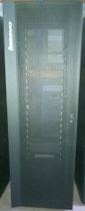 Cabinet Refurbished Rack Server Lenovo 9308, 42U foto