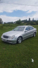 Vand Mercedes Benz foto