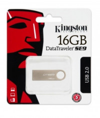 PEN DRIVE 16GB KINGSTON 2.0 foto