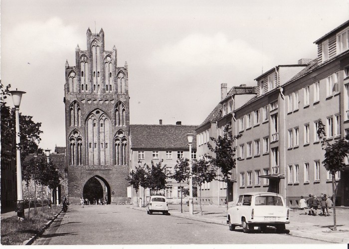 Ilustrata Germania-Neubrandenburg-RDG-auto Trabant
