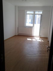 Inchirez apartament nemobilat, 3 camere, parter, centrala gaze foto