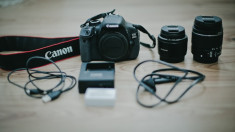 Vand body Canon EOS 600D + 2 obiective foto